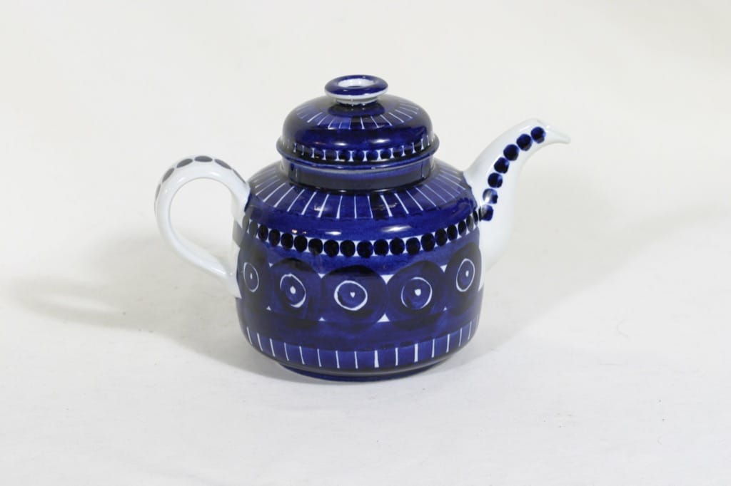 Arabia Valencia teekannu, käsinmaalattu, suunnittelija Ulla Procope, käsinmaalattu, signeerattu