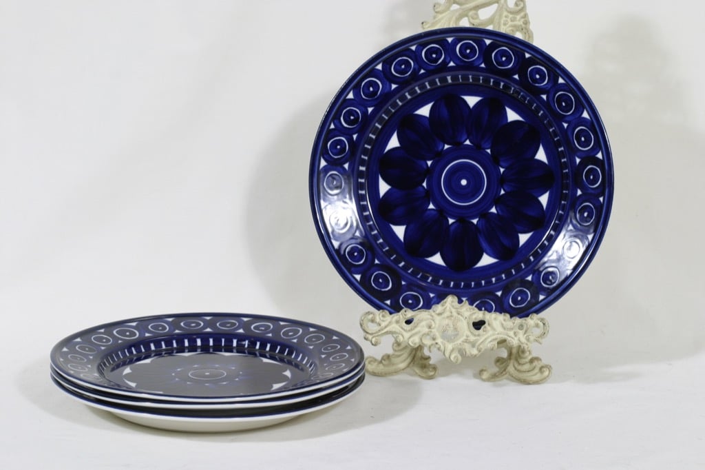 Arabia Valencia lautaset, matala, 4 kpl, suunnittelija Ulla Procope, matala, käsinmaalattu, signeerattu