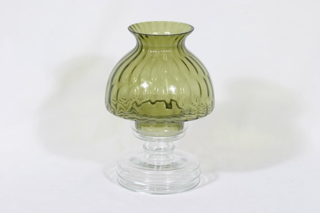 Riihimäen lasi Apollo kynttilälyhty, oliivinvihreä, suunnittelija Nanny Still, rihlakoriste