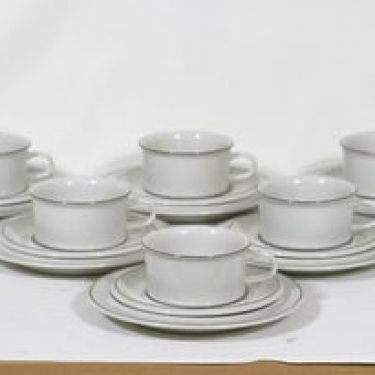Arabia Fennica teekupit ja lautaset, 6 kpl, suunnittelija , viivakoriste