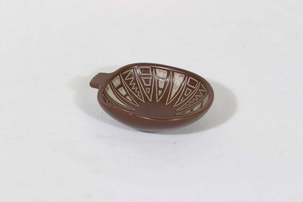 Arabia Tarina ashtray, brown, designer Arabian taideteollisuusosasto, small, scraping decoration