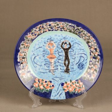 Arabia decorative plate, Taitoluistelun mm-kisat 1999, designer Dorrit von Fieandt, signer, partly hand-painted