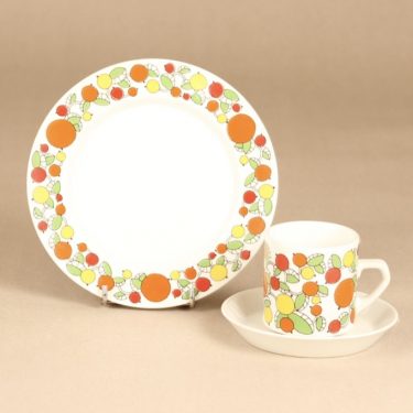 Arabia E kahvikuppi ja lautaset 2 kpl, monivärinen, suunnittelija , serikuva