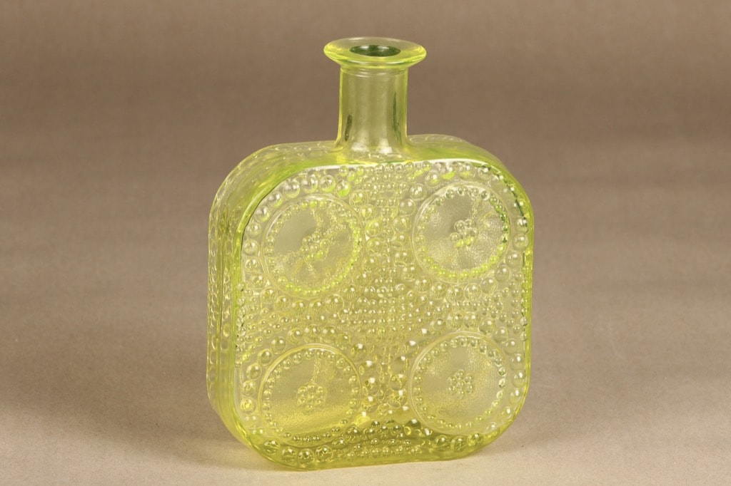 Riihimäen lasi Grapponia bottle yellow design Nanny Still