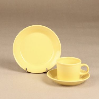 Iittala Teema coffee cup and plates, yellow, designer Kaj Franck