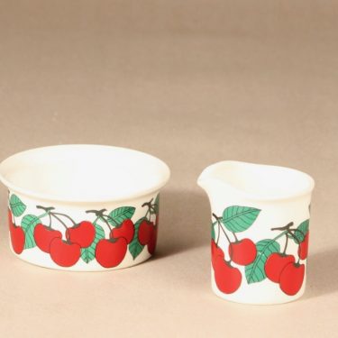 Arabia Kirsikka sugar bowl and creamer, green, red, designer Inkeri Seppälä, silk screening, berry theme