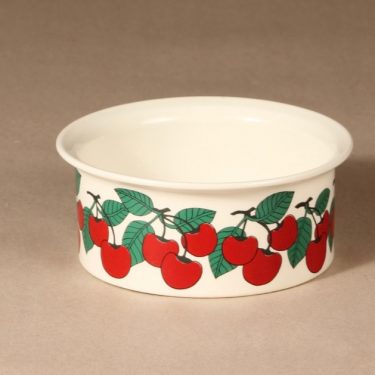 Arabia Kirsikka bowl, red, designer Inkeri Seppälä, silk screening, berry theme