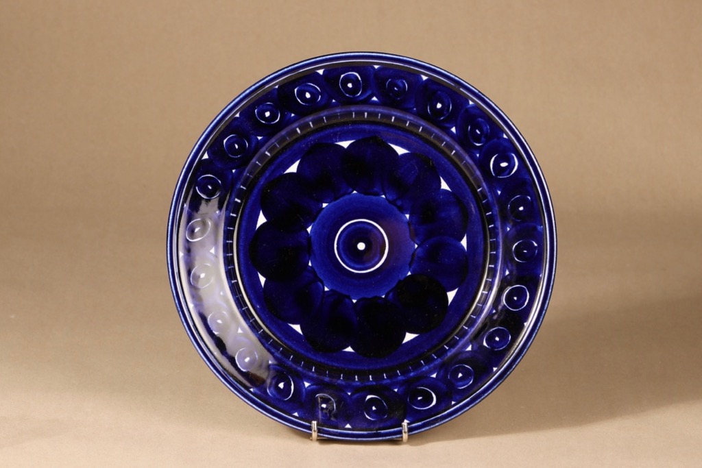 Arabia Valencia plate, hand-painted, Ulla Procope