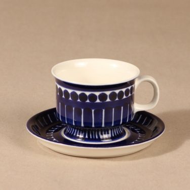 Arabia Valencia kahvikuppi, käsinmaalattu, suunnittelija Ulla Procope, käsinmaalattu, käsinmaalattu, signeerattu