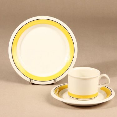 Arabia Faenza raita coffee cup, saucer and plate, designer Peter Winquist