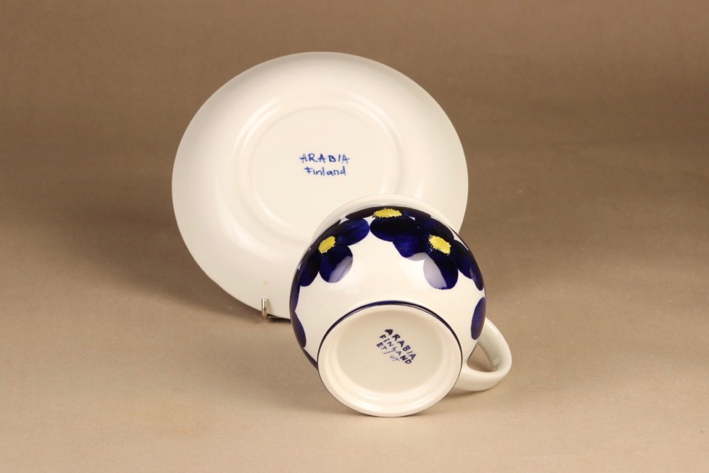 Arabia Aprilli cup and saucer designer Esteri Tomula 3