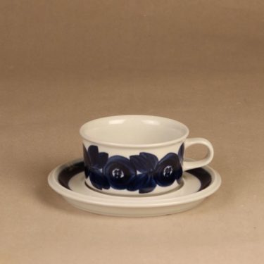 Arabia Anemone teekuppi, käsinmaalattu, suunnittelija Ulla Procope, käsinmaalattu, signeerattu