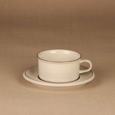 Arabia Fennica teekuppi, vaalea, ruskea raita, suunnittelija Richard Lindh, raidallinen