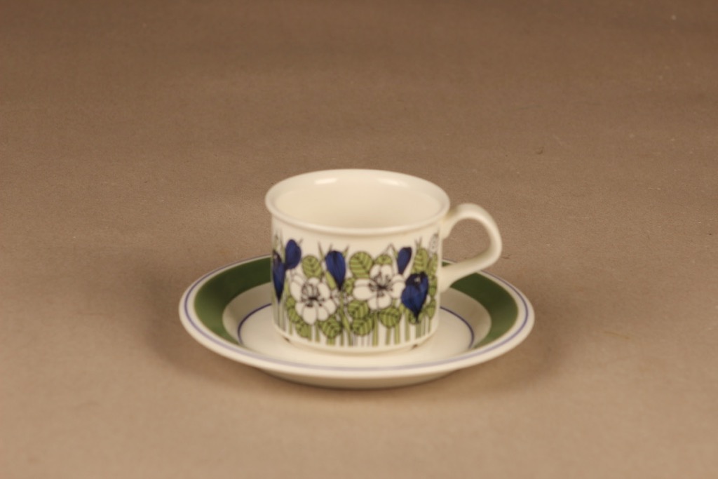 Arabia Krokus kahvikuppi, vihreä, suunnittelija Esteri Tomula, kukka