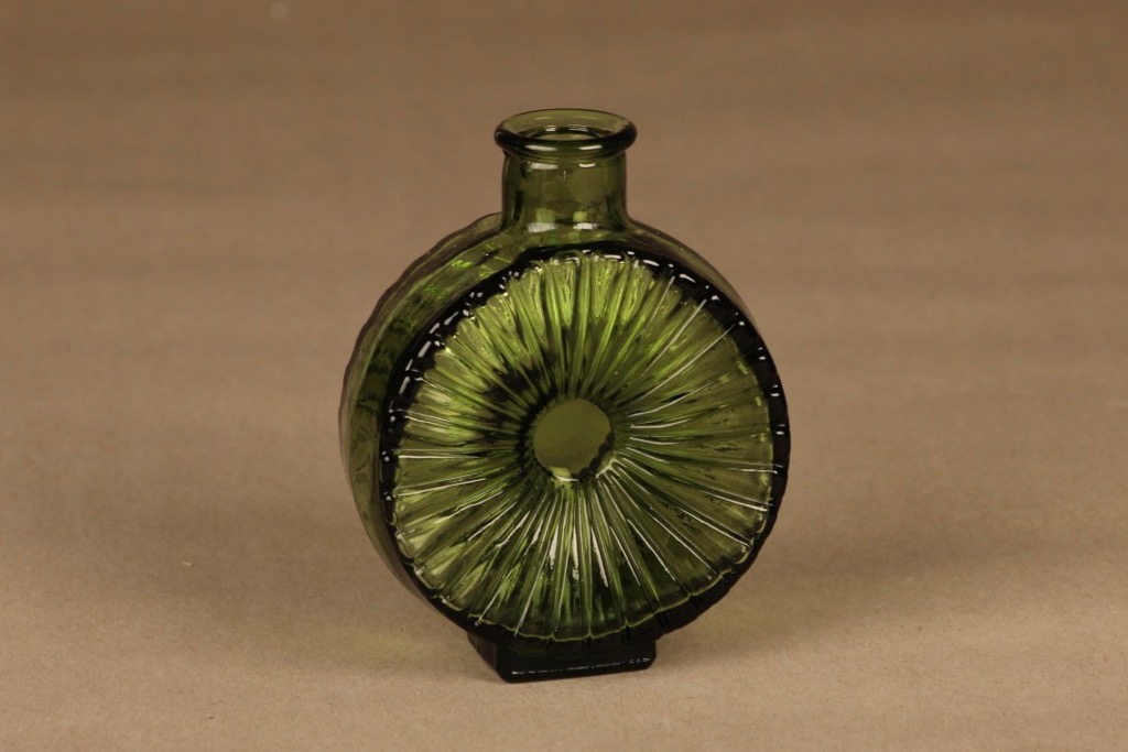 Riihimäen lasi Aurinkopullo decorative bottle green ¼  designer Helena Tynell