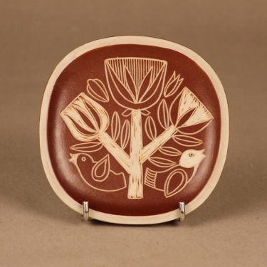 Arabia Tarina koriste-esine, käsinraaputettu, suunnittelija Arabian Taideteollisuusosasto, käsinraaputettu