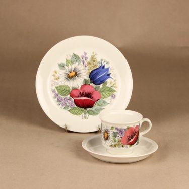 Arabia Valmu coffee cup and plates(2) designer Esteri Tomula