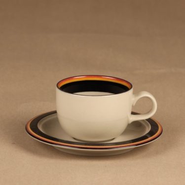 Arabia Reimari kahvikuppi, suunnittelija Inkeri Leivo, raitakoriste