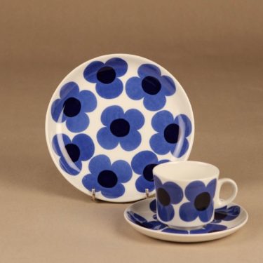 Arabia Aurinko kahvikuppi ja lautaset(2), sininen, suunnittelija Esteri Tomula, kukka, serikuva