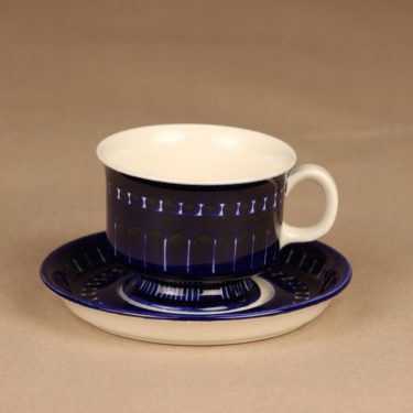 Arabia Valencia coffee cup, hand-painted designer Ulla Procope