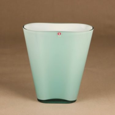 Iittala Evergreen vase designer Heikki Orvola