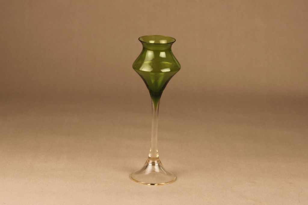 Kumela vase with feet green designer Sirkku Kumela-Lehtonen