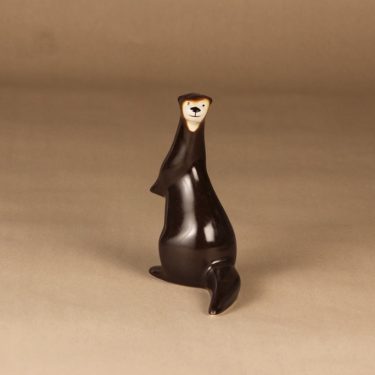 Arabia Saukko figuuri,, suunnittelija Lillemor Mannerheim-Klingspor, , makaava, WWF