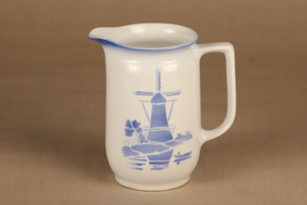 Arabia Tuulimylly kaadin, 1 l, suunnittelija , 1 l, puhalluskoriste, maitokannu