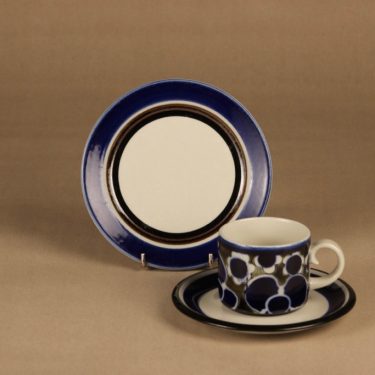 Arabia Saara tea cup and plates (2) designer Anja Jaatinen-Winquist