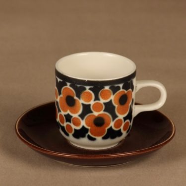 Arabia Kara kahvikuppi suunnittelija Anja Jaatinen-Winquist