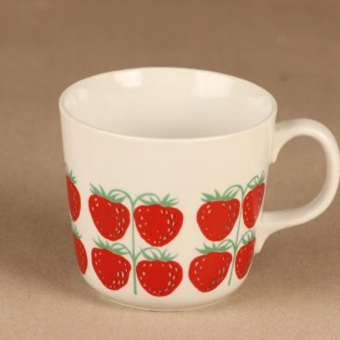 Arabia Pomona Strawberry mug designer Raija Uosikkinen