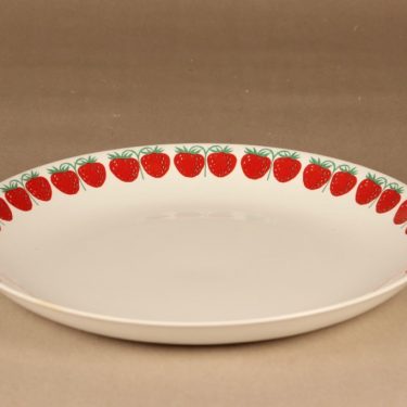 Arabia Pomona Strawberry serving plate designer Raija Uosikkinen