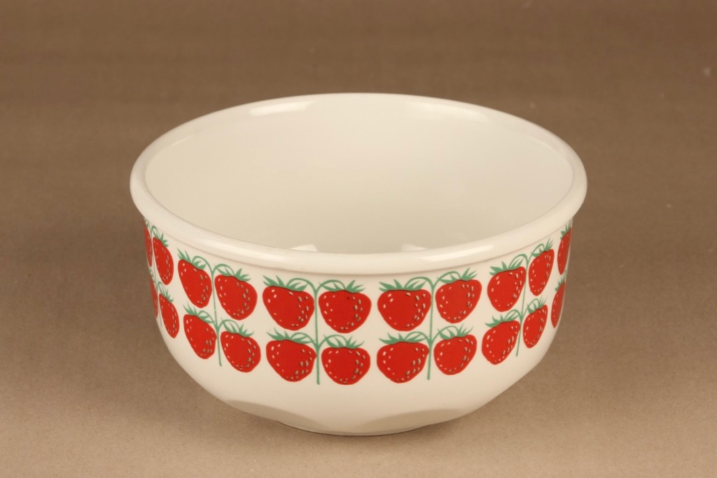Arabia Pomona Strawberry bowl M designer Raija Uosikkinen