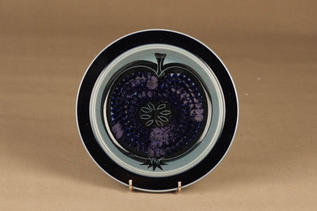 Arabia Fructus plate, hand-painted designer Gunvor Olin-Grönqvist