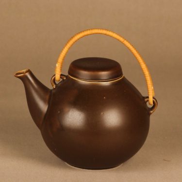 Arabia GA3 tea pot with rattan handle designer Ulla Procope