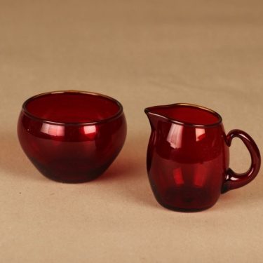 Iittala 2370, 2371 sugar bowl and creamer, ruby designer Tapio Wirkkala