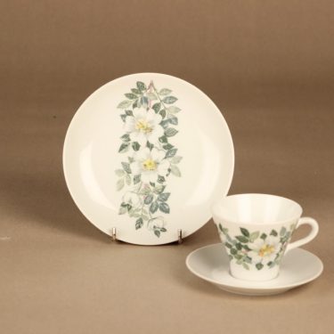 Arabia Juhannus coffee cup and plates (2) designer Raija Uosikkinen