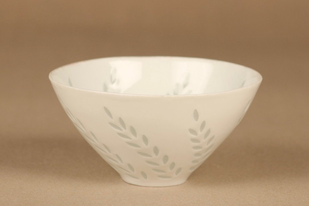 Arabia rice porcelain bowl, white designer Friedl Holzer-Kjellberg