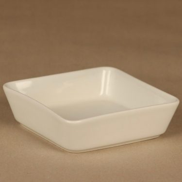 Arabia Kilta kulho, valkoinen, suunnittelija Kaj Franck, Leima kulunut pojasta, hyvin tyypillistä tämän aikakauden Kilta-astioille.