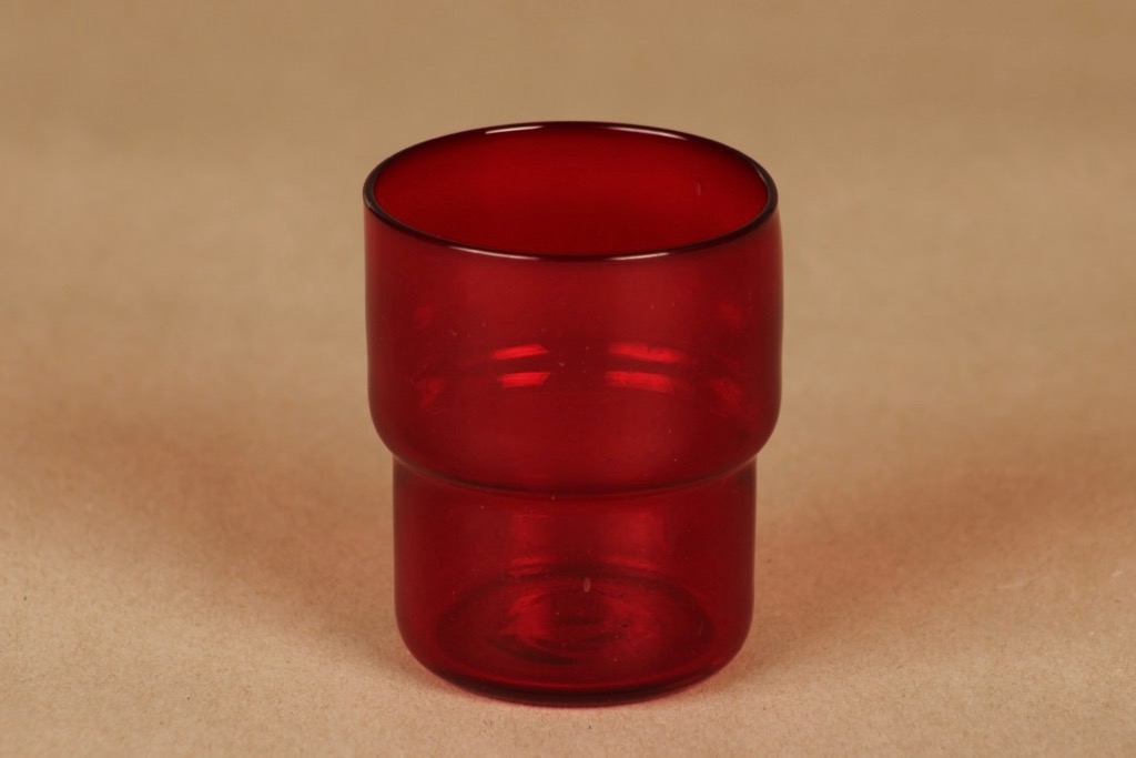 Nuutajärvi 1718 pinottava lasi, punainen, suunnittelija Saara Hopea, 15 cl