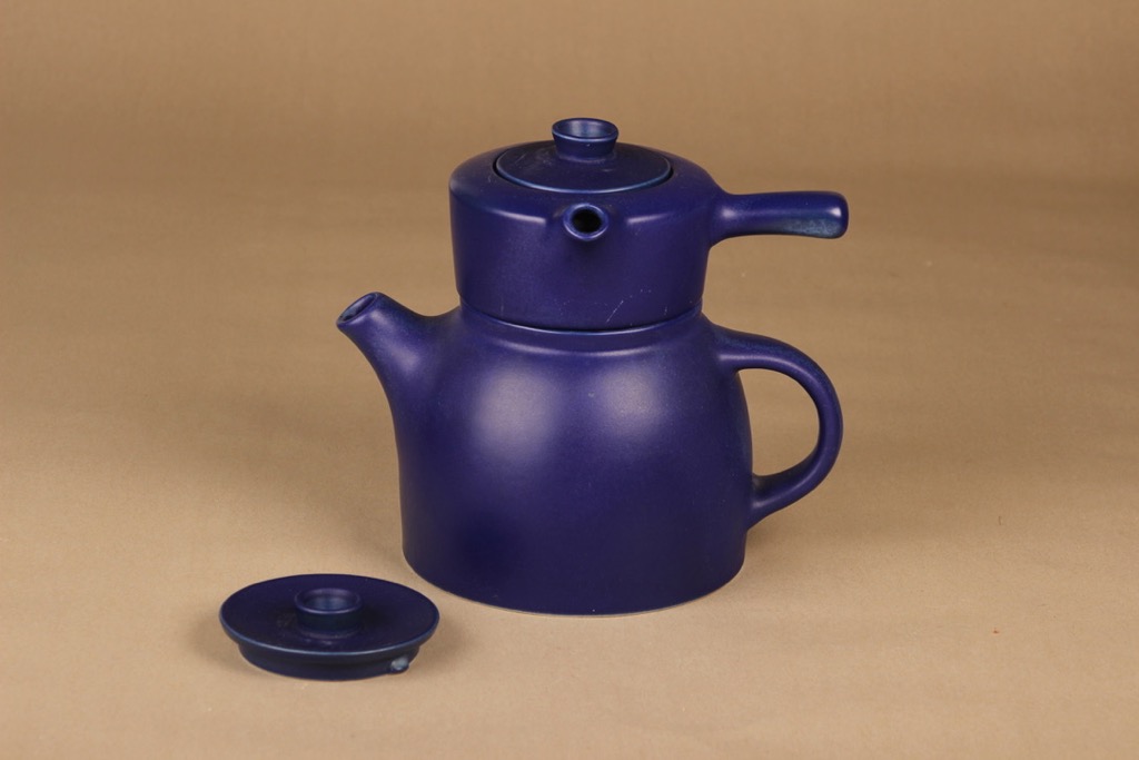 Arabia tea pitcher, 2-piece designer Richard Lindh