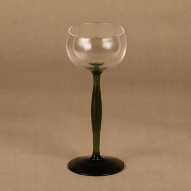 Karhula wine glass designer Göran Hongell