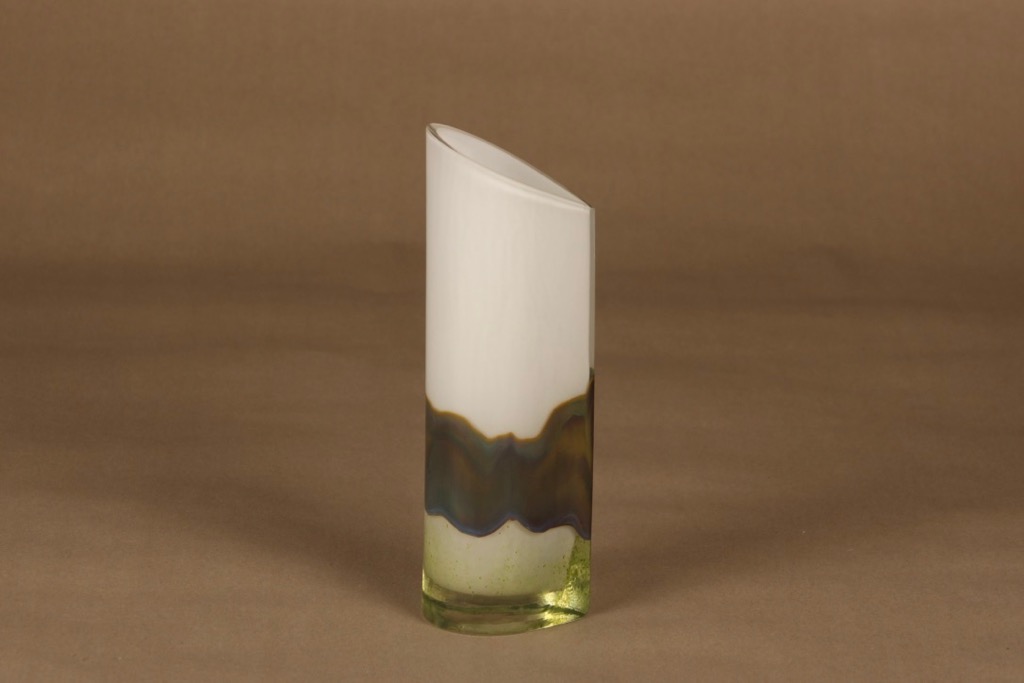Nuutajärvi vase, limited edition designer Inkeri Toikka