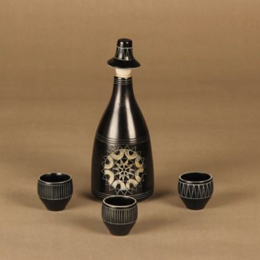 Arabia Tarina karahvi ja 3 lasia, musta, valkoinen, 1+3 kpl, suunnittelija , käsin kaiverrettu