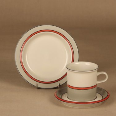 Arabia Aslak cacao cup and plates (2) designer Inkeri Leivo