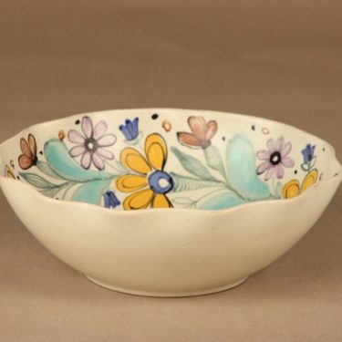 Kupittaan savi bowl, hand-painted designer Laila Zink