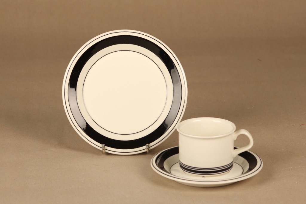 Arabia Faenza coffee cup and plates (2) designer Peter Winquist