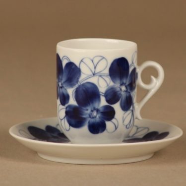 Arabia Elsa kahvikuppi, käsinmaalattu, suunnittelija Esteri Tomula, käsinmaalattu, kukka