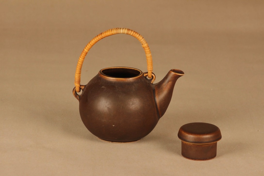 Arabia GA 1 teekaadin, rottinkikahvalla, suunnittelija Ulla Procope, rottinkikahvalla kuva 2