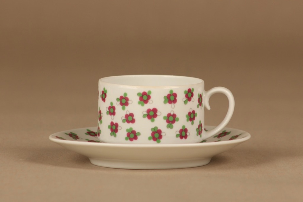 Arabia Pikkukukka kahvikuppi, punainen, vihreä, valkoinen, suunnittelija Esteri Tomula, kukka, serikuva
